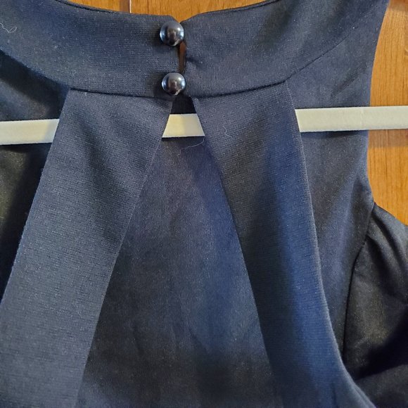 Halter Style Top in Black - Picture 4 of 5